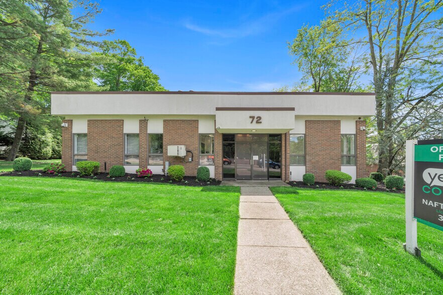 72 Summit Ave, Montvale, NJ à louer - Photo de l’immeuble – Image 3 sur 14