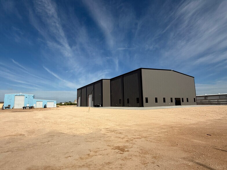 1602 S Midkiff Rd, Midland, TX à louer - Photo principale – Image 1 sur 20