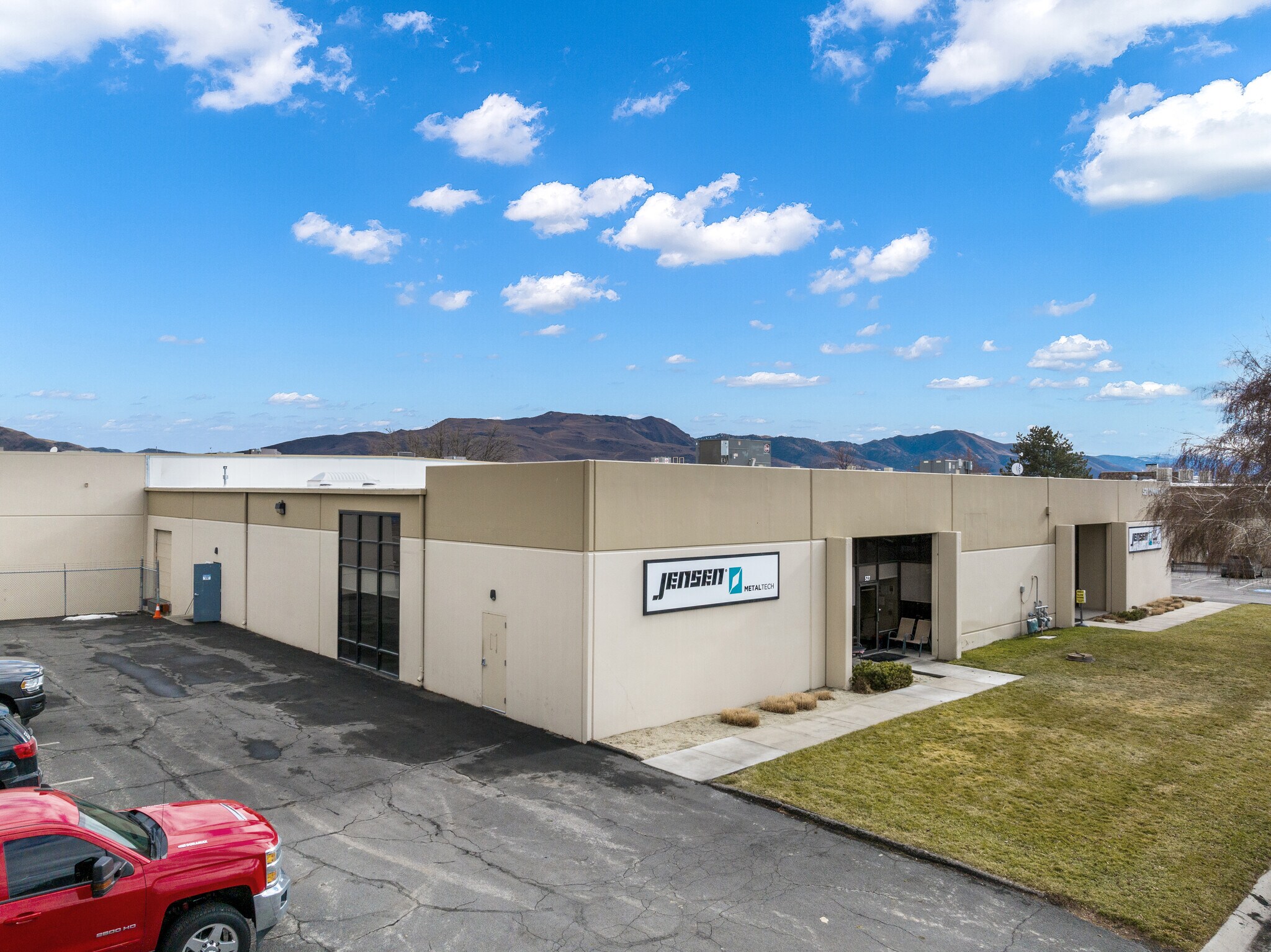 521-527 Dunn Cir, Sparks, NV à louer Photo principale– Image 1 sur 9