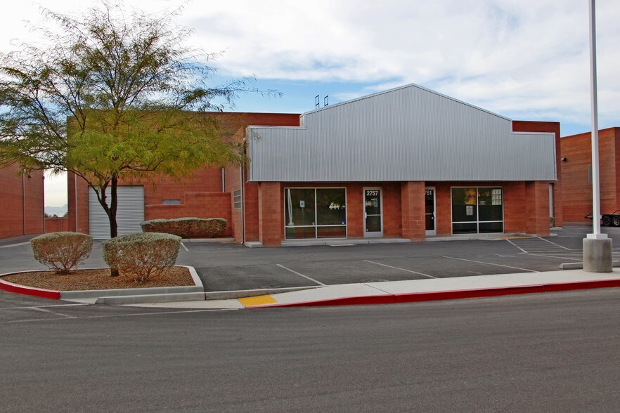 2785 N Lamb Blvd, Las Vegas, NV à vendre - Photo de l’immeuble – Image 1 sur 20