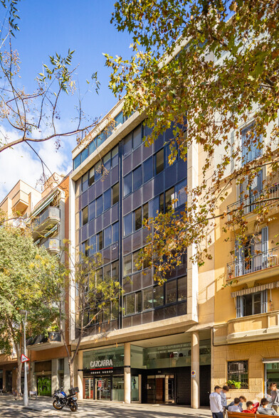Carrer Del Comte Borrell, Barcelone, Barcelona à louer - Photo de l’immeuble – Image 3 sur 4