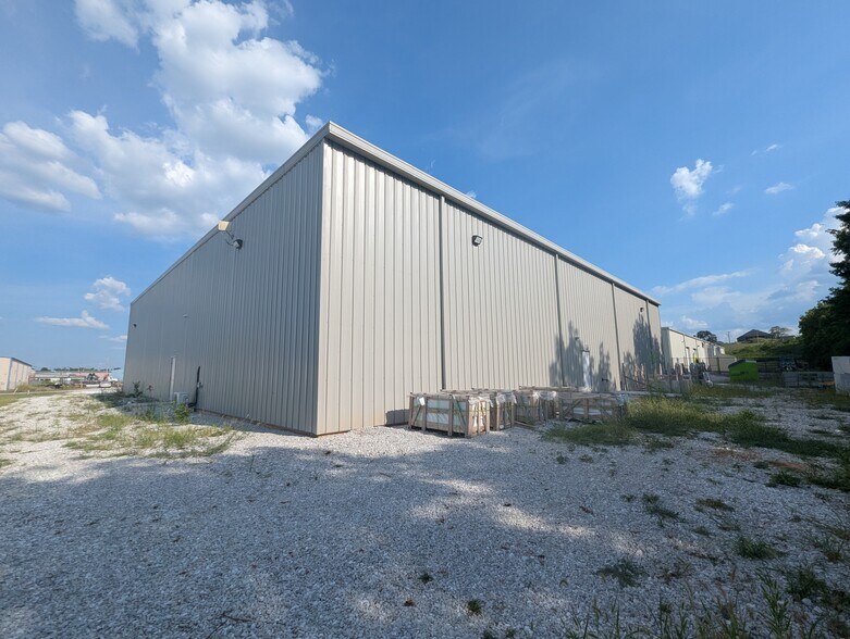 2141 N Bristol Ln, Nixa, MO à vendre - Photo de l’immeuble – Image 2 sur 2