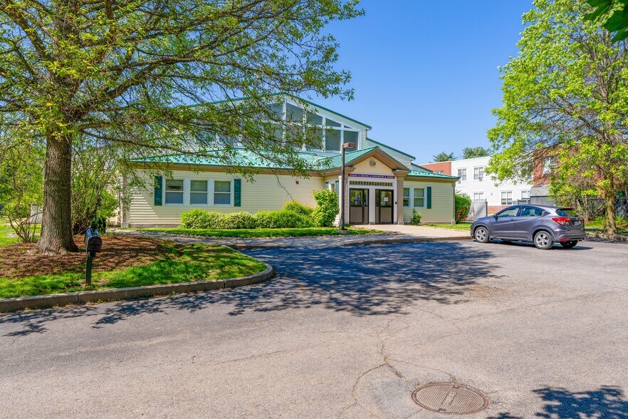 150 Boston Post Rd, Sudbury, MA à vendre - Photo de l’immeuble – Image 2 sur 6