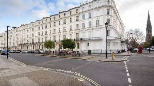 33-36 Princes Sq, Londres à vendre - Photo de l’immeuble – Image 2 sur 2