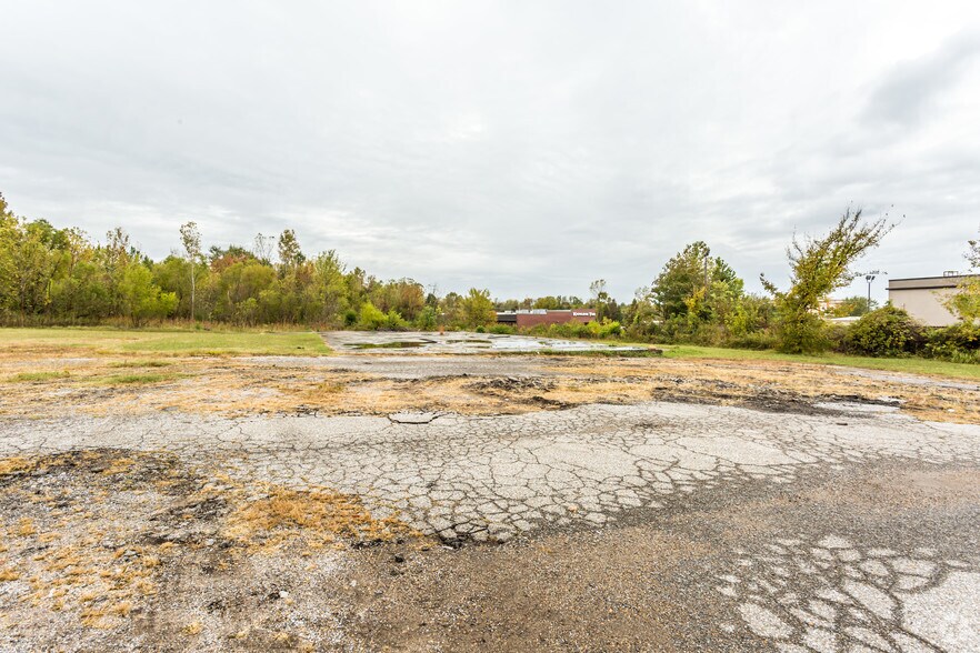 965 Goodman Rd W, Horn Lake, MS à vendre - Photo principale – Image 1 sur 2
