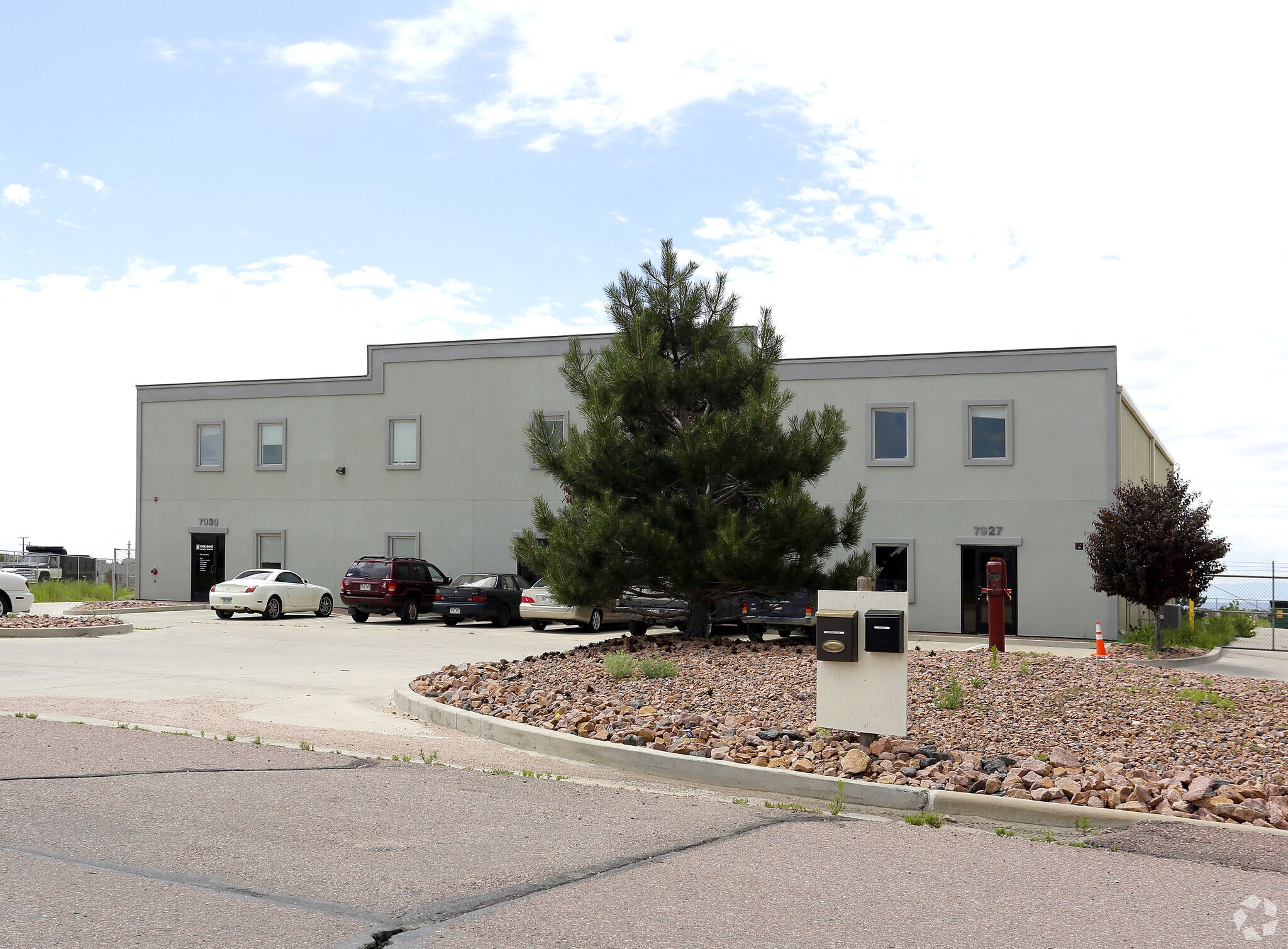 7927-7939 Red Granite Loop, Colorado Springs, CO à louer Photo principale– Image 1 sur 18