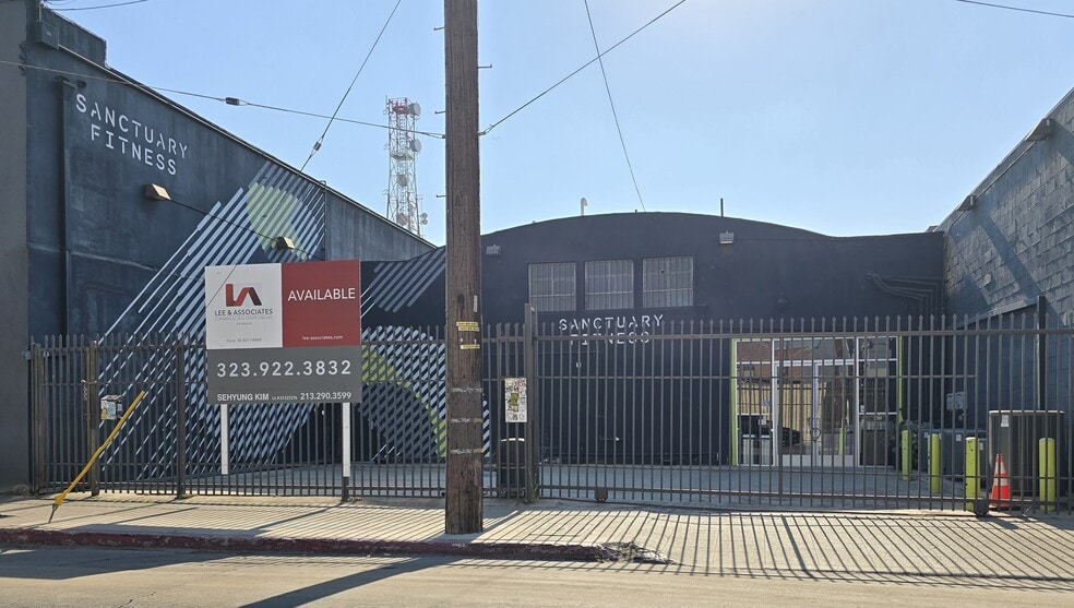 718 Jackson St, Los Angeles, CA à louer - Photo principale – Image 1 sur 14