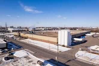 5151-5171 Boul Thimens, Montréal, QC - Vue aérienne  vue de carte