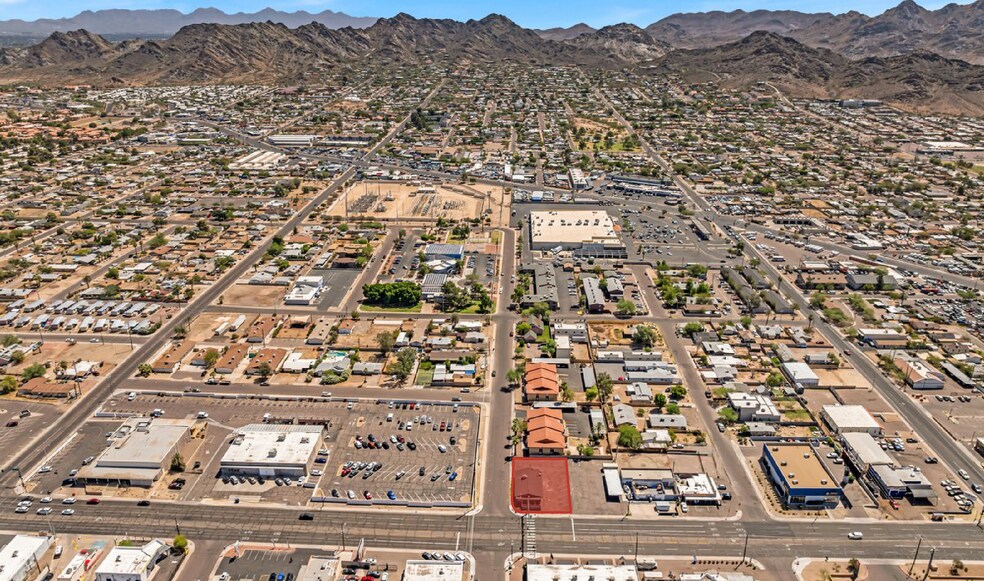 9521 N 7th St, Phoenix, AZ à vendre - Photo de l’immeuble – Image 2 sur 5