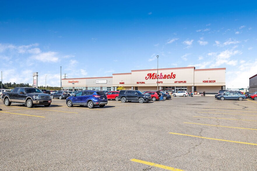 2250 50 Ave, Red Deer County, AB à louer - Photo de l’immeuble – Image 2 sur 6