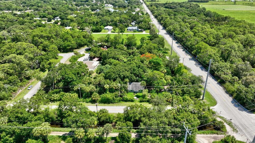 8810 Emerson Ave, Fort Pierce, FL à vendre - Photo de l’immeuble – Image 3 sur 17