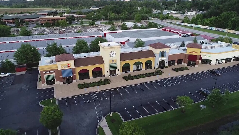 100-164 Chesterfield Commons East Rd, Chesterfield, MO à louer - Vidéo aérienne – Image 2 sur 7