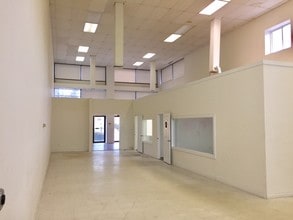 923-925 Northern Blvd, Great Neck, NY à louer Photo intérieure– Image 2 sur 2