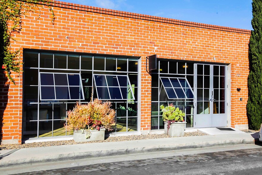 1727-1731 Berkeley St, Santa Monica, CA à louer - Photo de l’immeuble – Image 2 sur 17