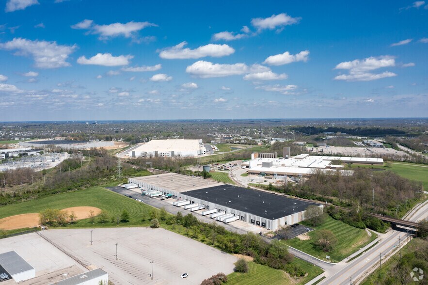 7090 Industrial Rd, Florence, KY à louer - Photo de l’immeuble – Image 2 sur 4