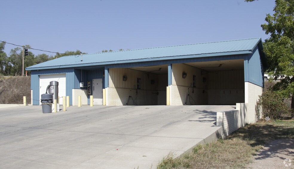 225 N Depot St, Louisville, NE à vendre - Photo de l’immeuble – Image 1 sur 22