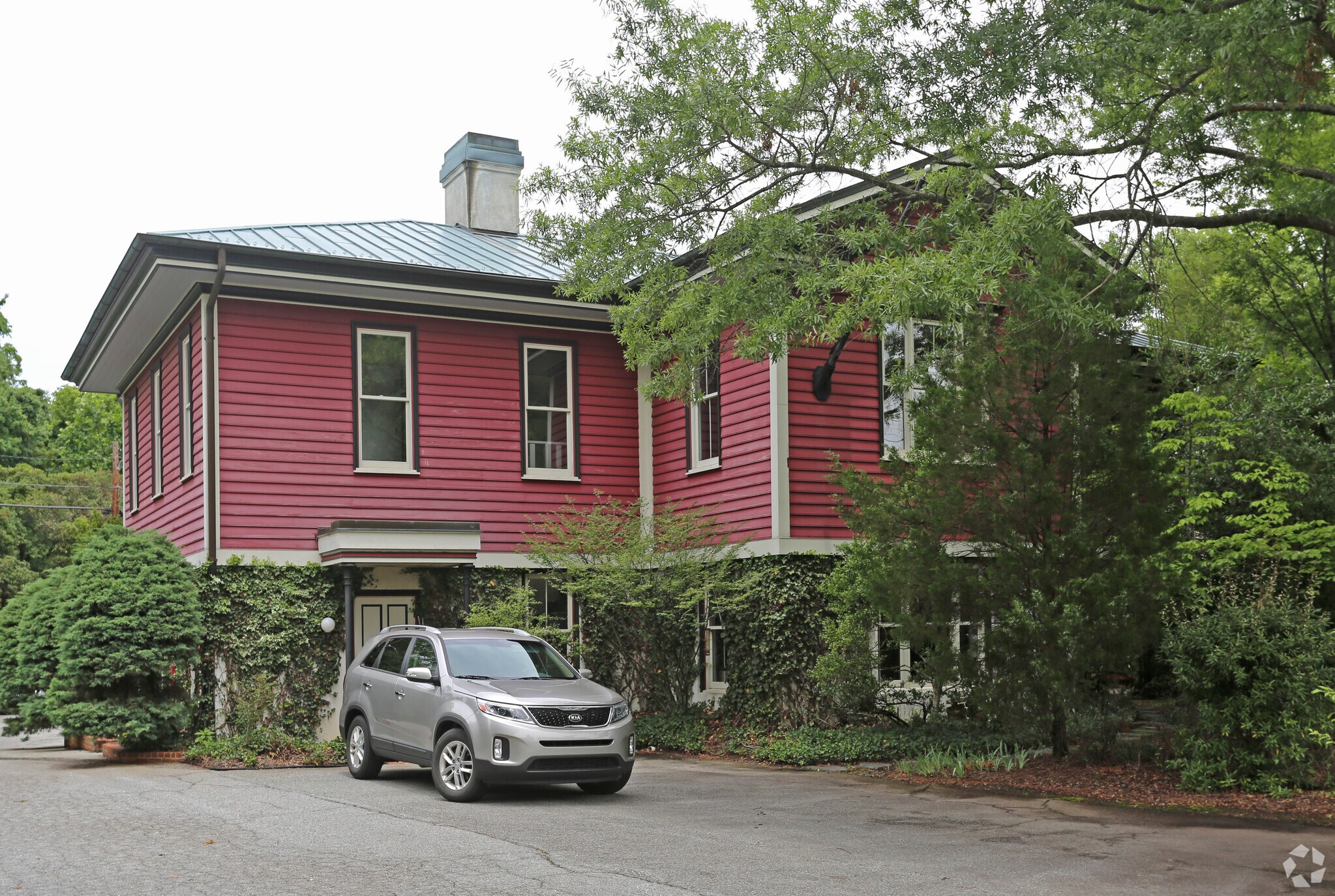 720 W Main St, Jamestown, NC à vendre Photo principale– Image 1 sur 18