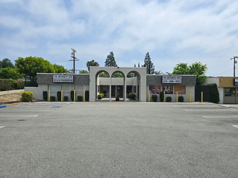 750 N Mountain Ave, Upland, CA à vendre - Photo de l’immeuble – Image 2 sur 31