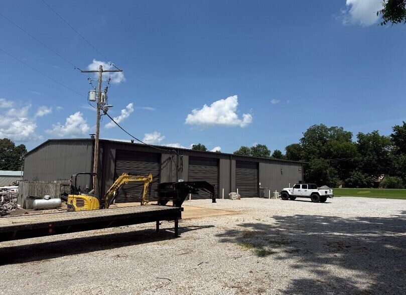 25 Mack St, Batesville, AR à louer - Photo de l’immeuble – Image 3 sur 4