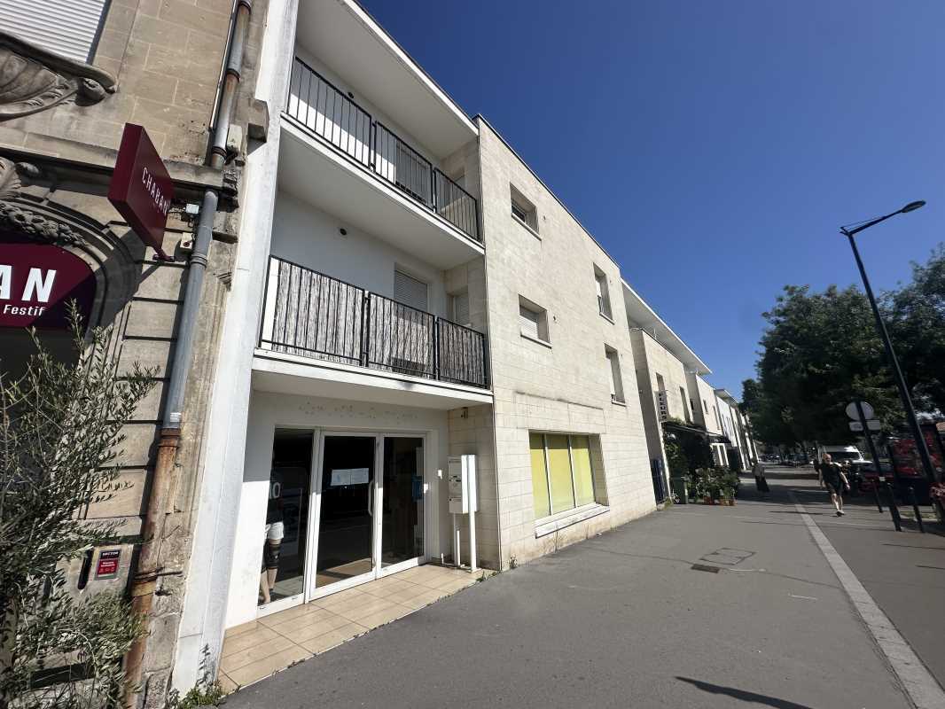 Local commercial dans Bordeaux à louer Photo de l’immeuble– Image 1 sur 5