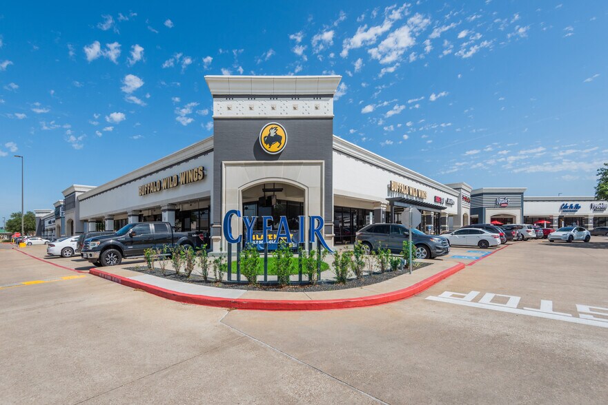 17445 Spring Cypress Rd, Cypress, TX à louer - Photo de l’immeuble – Image 3 sur 9