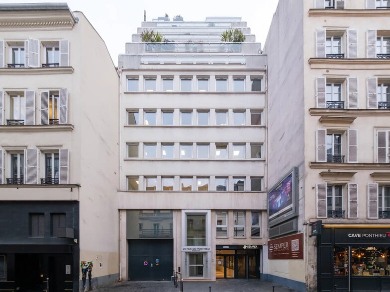 25 Rue De Ponthieu, Paris à louer - Photo de l’immeuble – Image 2 sur 7