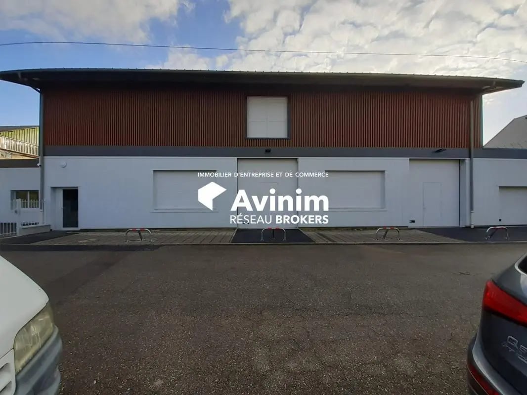 Local d’activités dans Chambéry à louer Photo de l’immeuble– Image 1 sur 7