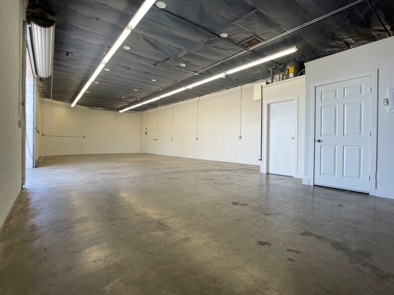 15025 Badillo St, Baldwin Park, CA à louer - Photo de l’immeuble – Image 3 sur 6