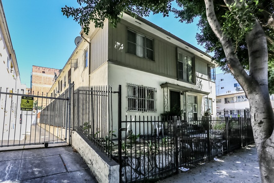 742 Irolo St, Los Angeles, CA à vendre - Photo de l’immeuble – Image 2 sur 14