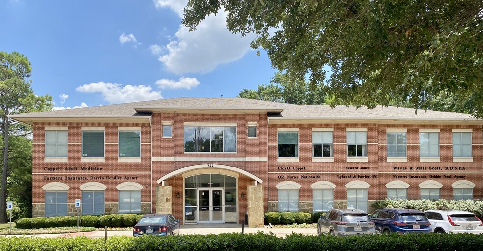 722 S Denton Tap Rd, Coppell, TX à louer - Photo de l’immeuble – Image 2 sur 6