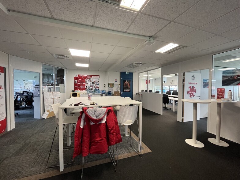 Bureau dans Mérignac à louer - Photo de l’immeuble – Image 3 sur 9