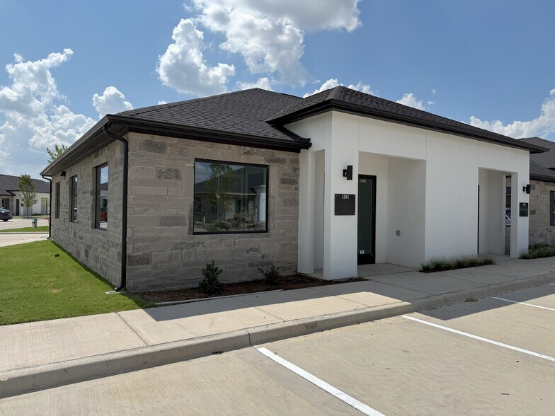 6000 Alma Rd, McKinney, TX à louer - Photo de l’immeuble – Image 3 sur 37