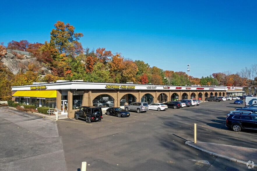 365 Central Park Ave, Scarsdale, NY à louer - Photo de l’immeuble – Image 3 sur 5