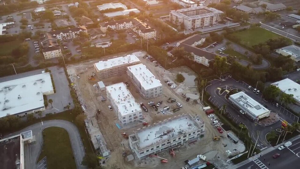 3621 Cleveland Ave, Fort Myers, FL à louer - Vidéo sur l’annonce professionnelle – Image 2 sur 5