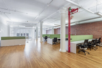 584-590 Broadway, New York, NY à louer Photo intérieure– Image 1 sur 6