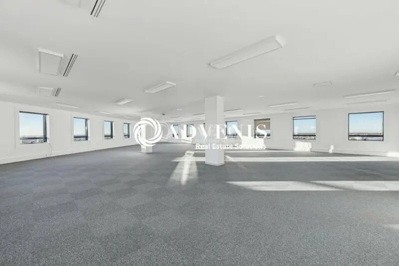 Bureau dans Noisy-le-Grand à louer - Photo de l’immeuble – Image 3 sur 9