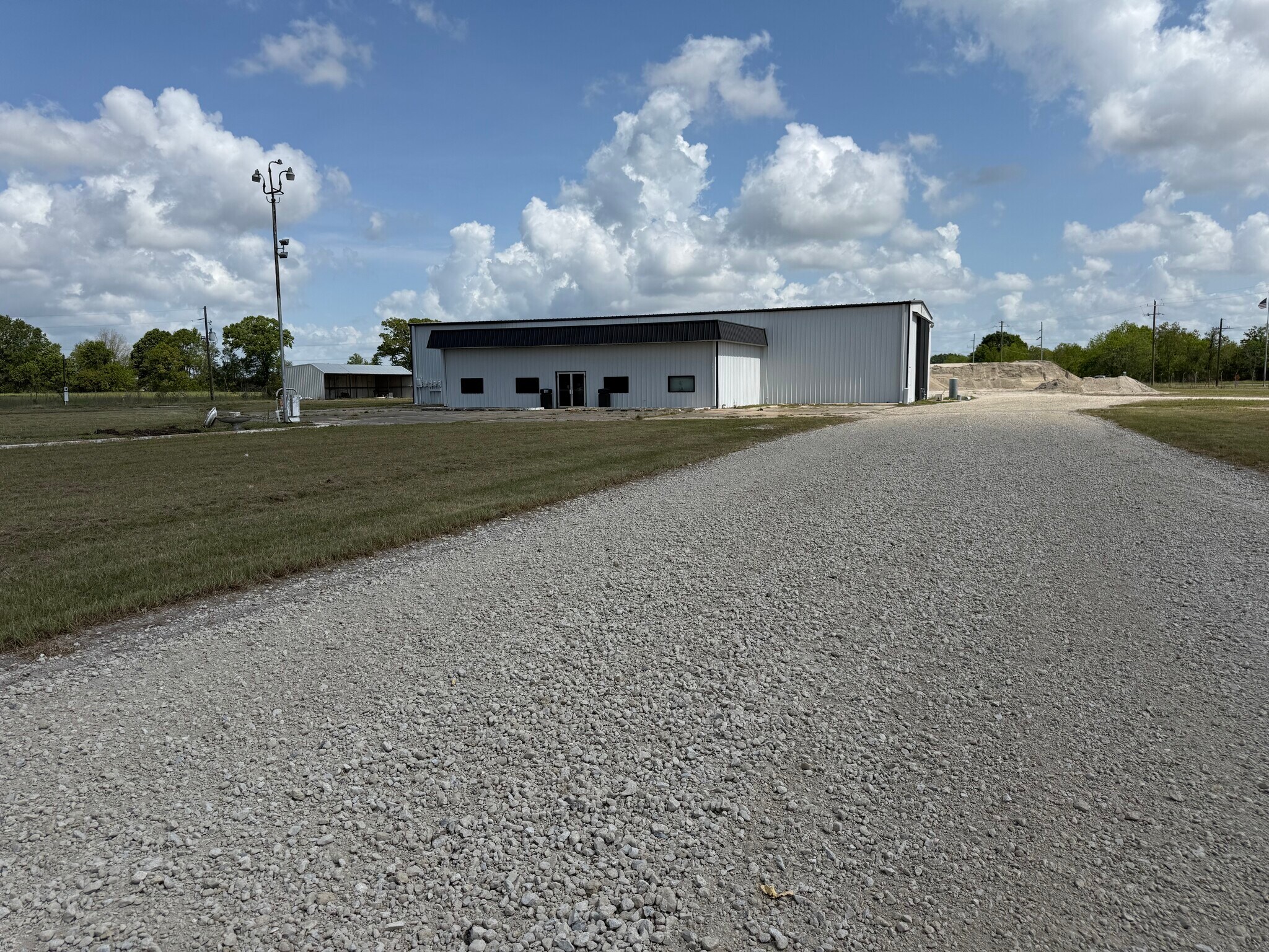 1112 W 90 Hwy, New Iberia, LA à louer Photo principale– Image 1 sur 15
