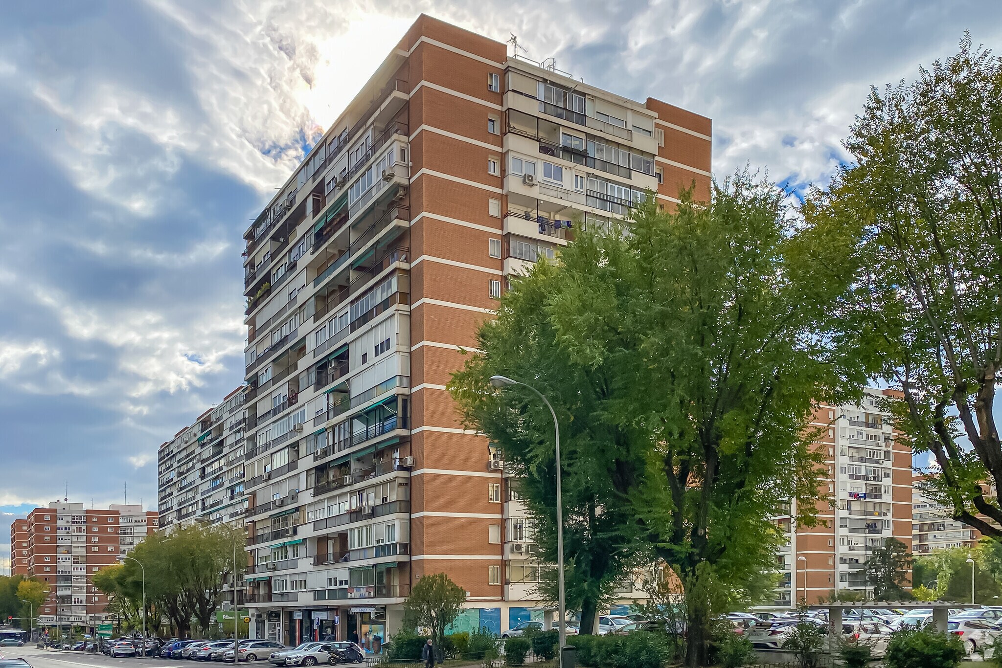 Immeuble residentiel dans Madrid, Madrid à vendre Photo principale– Image 1 sur 4