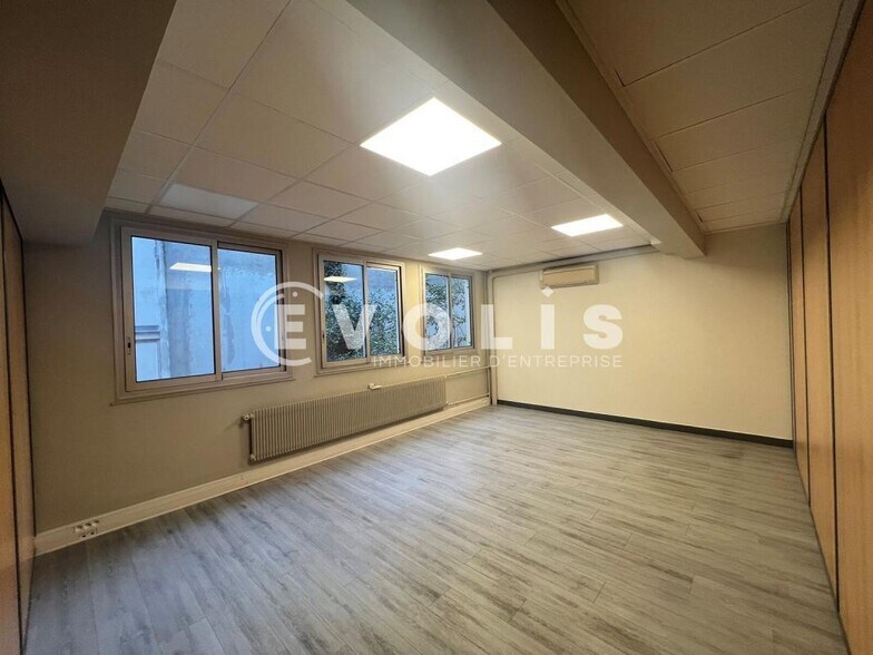 Bureau dans Paris à vendre - Photo de l’immeuble – Image 2 sur 13