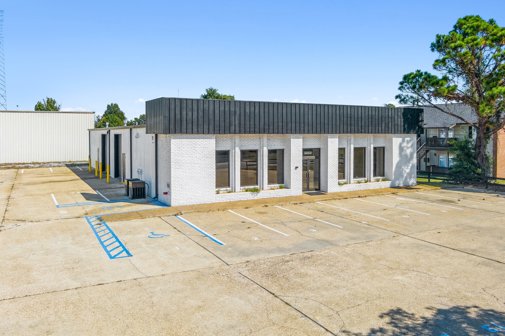 5669 Eddins Rd, Montgomery, AL à louer Photo principale– Image 1 sur 20