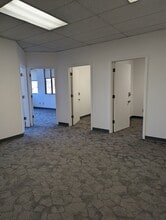 2222 Western Trails Blvd, Austin, TX à louer Photo intérieure– Image 1 sur 25