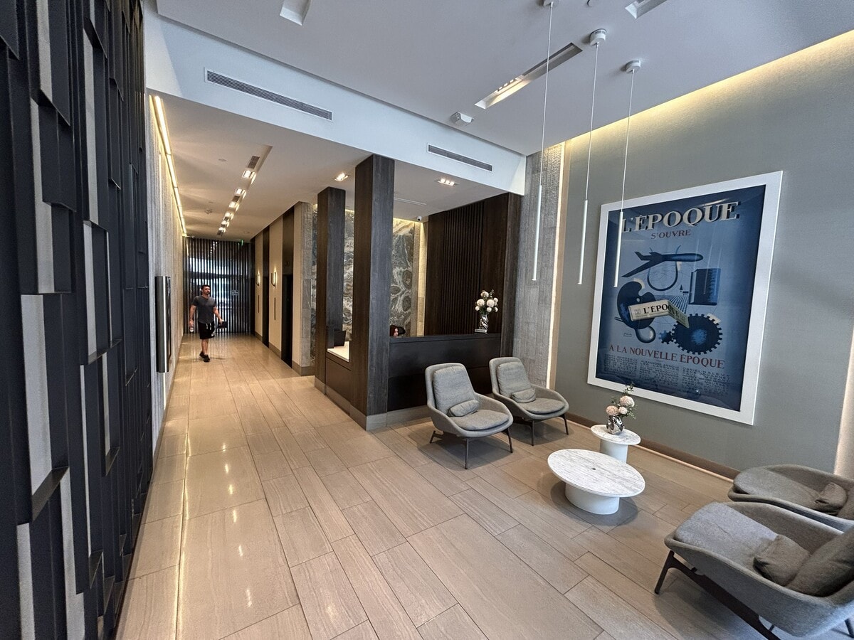 14 NE 1st Ave, Miami, FL 33132 - Lot 503 -  - Photo intérieure - Image 2 of 9