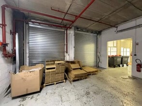 Industriel/Logistique dans Villejust à louer Photo intérieure– Image 2 sur 3