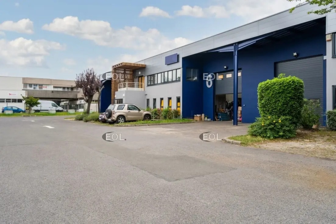 Local d’activités dans SAINT-OUEN-L'AUMONE à louer Photo de l’immeuble– Image 1 sur 15