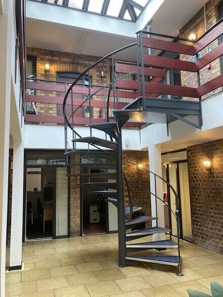 29 The Downs, Altrincham à louer - Photo de l’immeuble – Image 2 sur 7