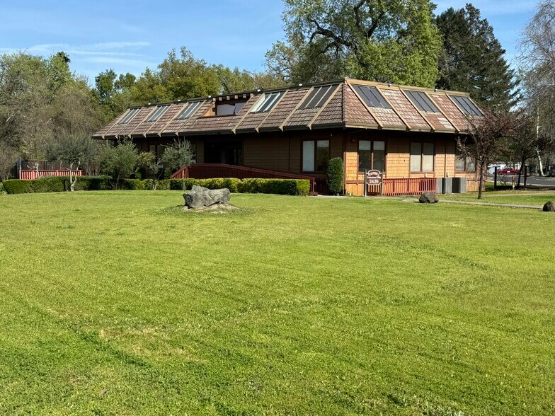 2412 Foothill Blvd, Calistoga, CA à vendre - Photo de l’immeuble – Image 2 sur 13