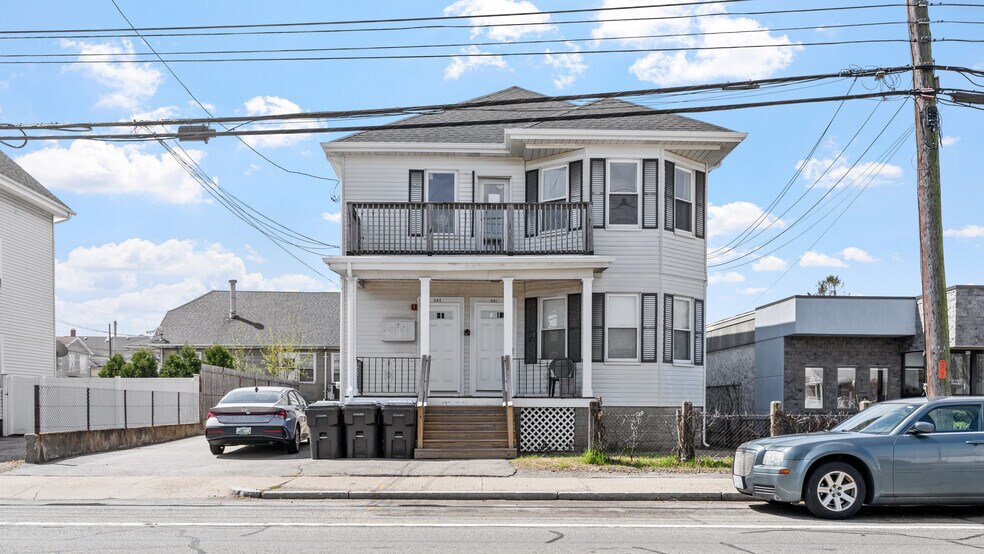 393 Waterman Ave, East Providence, RI à vendre - Photo de l’immeuble – Image 2 sur 28