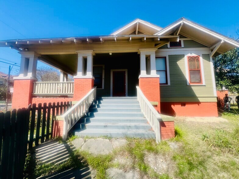 403 Blanco Rd, San Antonio, TX à vendre - Photo principale – Image 1 sur 32