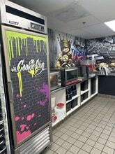 1801 E Katella Ave, Anaheim, CA à louer Photo intérieure– Image 2 sur 3