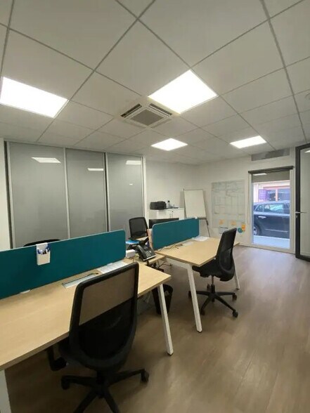 4 Bis Avenue Camille Rousset, Bron à vendre - Photo intérieure – Image 3 sur 4